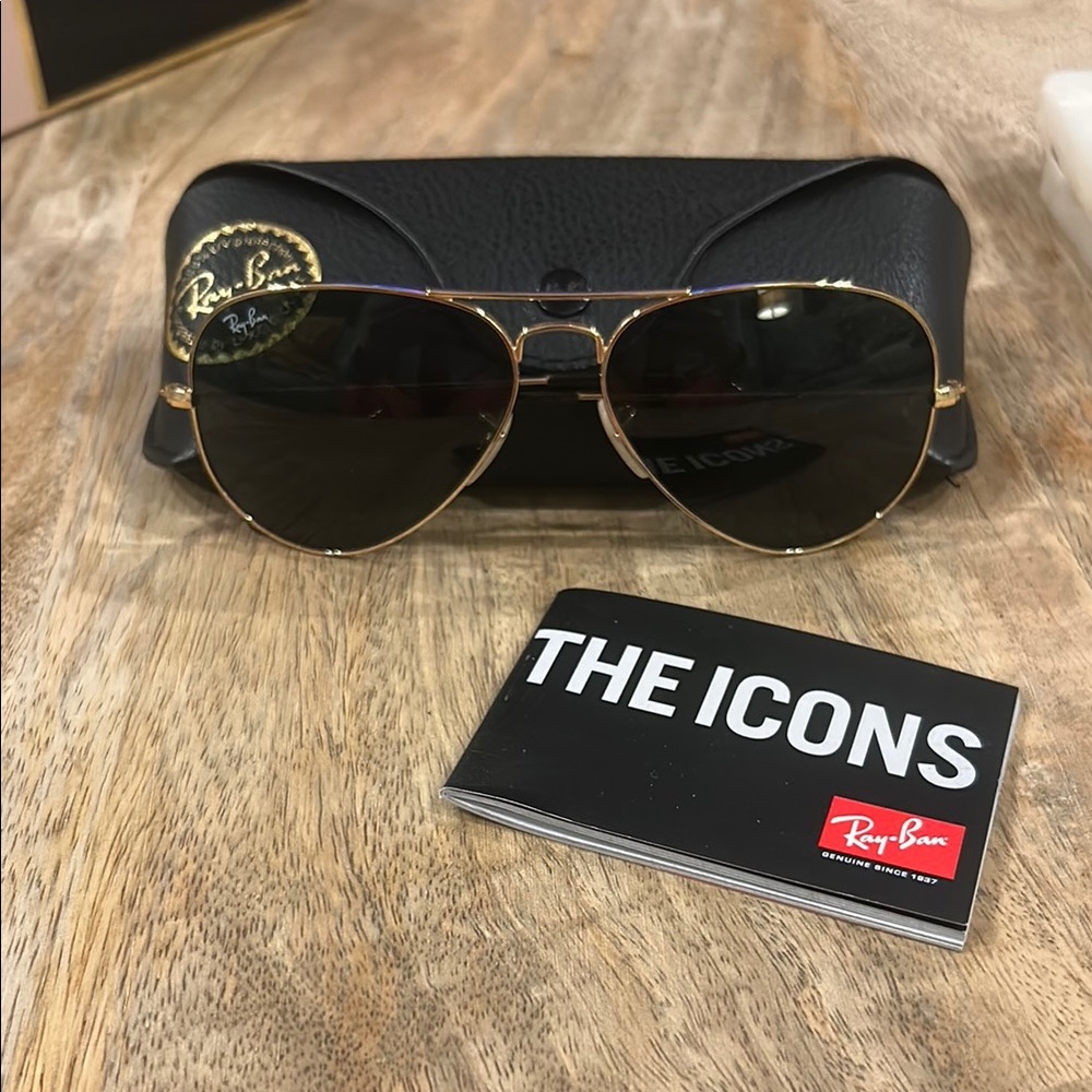 Ray-Ban Gold Aviator Sunglasses